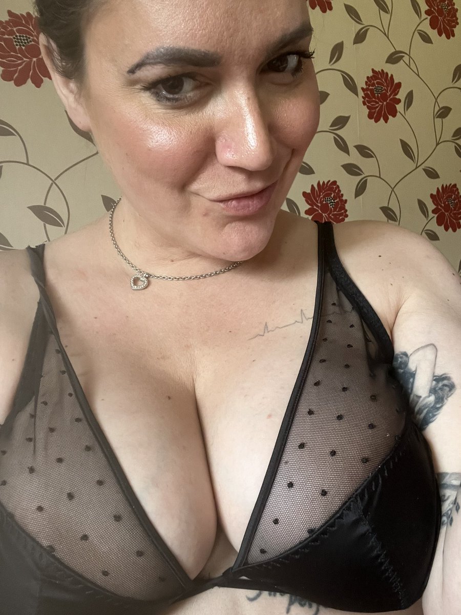 BritishBellaxxx's tweet photo. Unleash them? Biggest tip wins!
#onlyfans #natural #beauty #Sexy #onlyfanssubscribe #subscribe #tipsforcontent https://t.co/IMty8olPfr