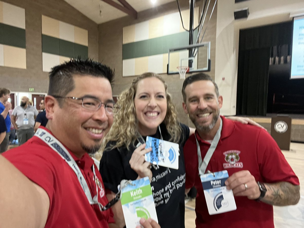 lcccsma's tweet photo. Learning together at our #CVThrive PD @MsSchwappach #MrChodzko @KHimaka #YouBelongCV https://t.co/GRxgxEpGHd