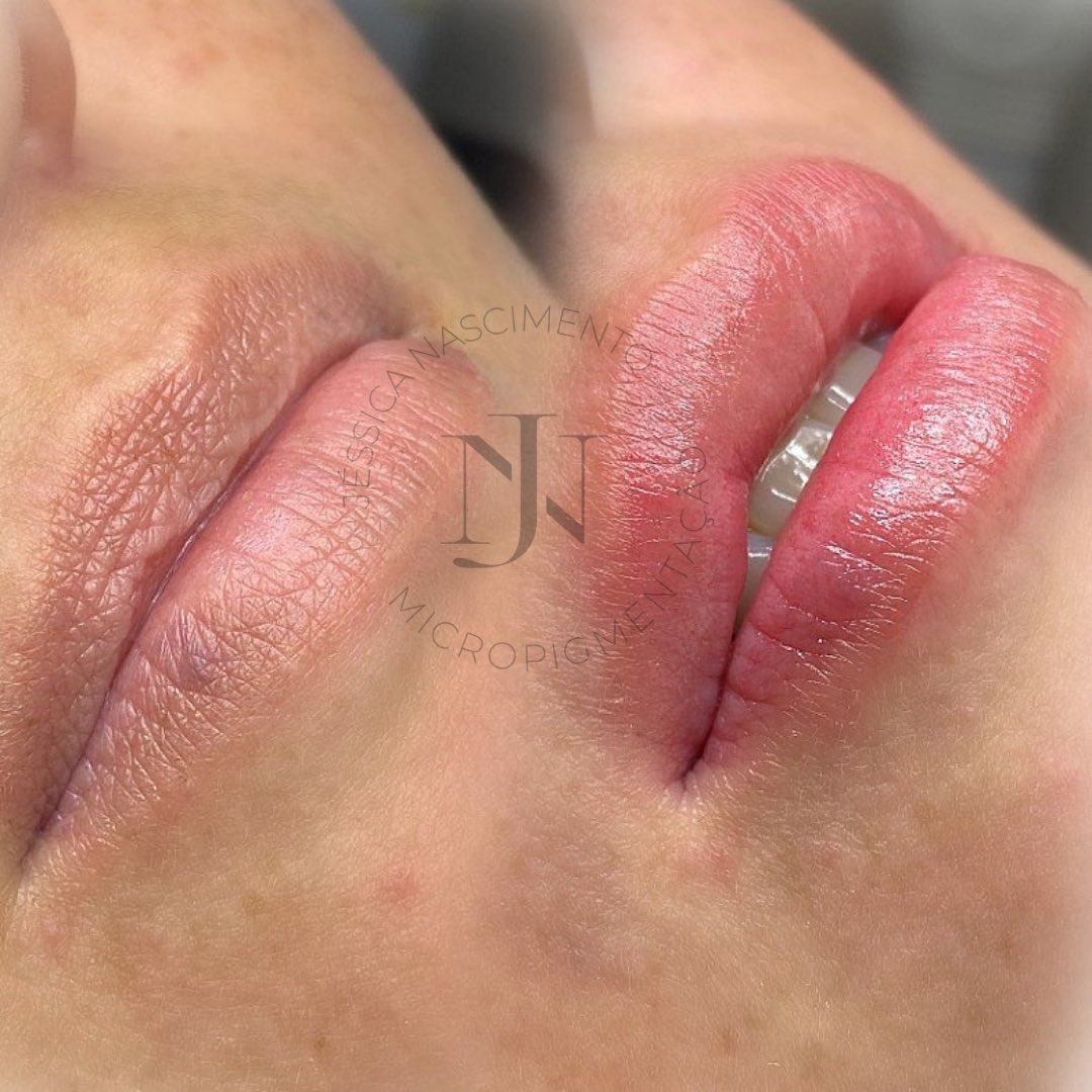 jenasciment0's tweet photo. Lábios pálidos NUNCA MAIS!
Afff, sou apaixonada pelo meu trabalho gente🥵💕
#microlabial #micropigmentação #micropigmentacao #micro #RiodeJaneiro #sobrancelhas https://t.co/XLXxEKKEZJ