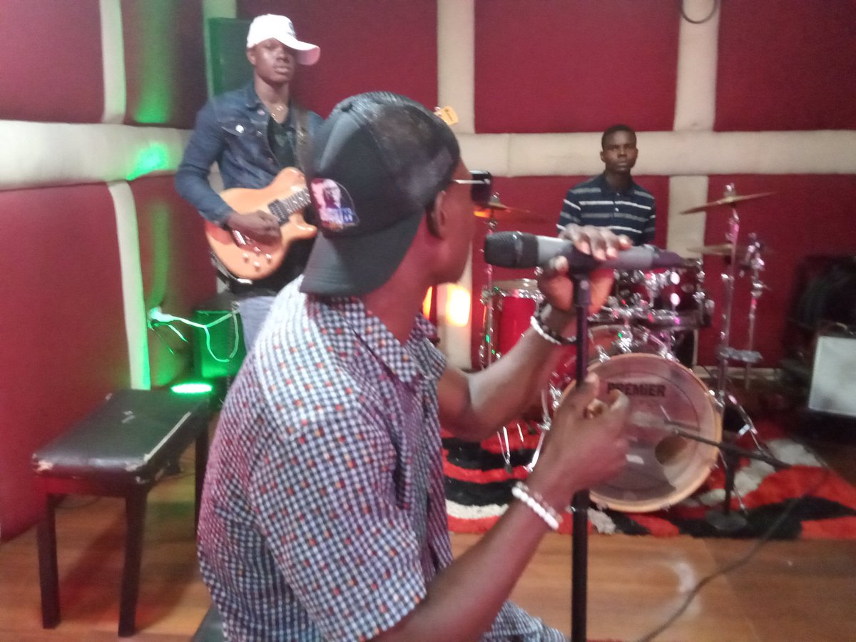 maobi_rex's tweet photo. #what do you value most when you hear a musical sound?
#samrexdrm #drmcompany #differentman drops soon 💪🏻 https://t.co/9Js5Zfexb8