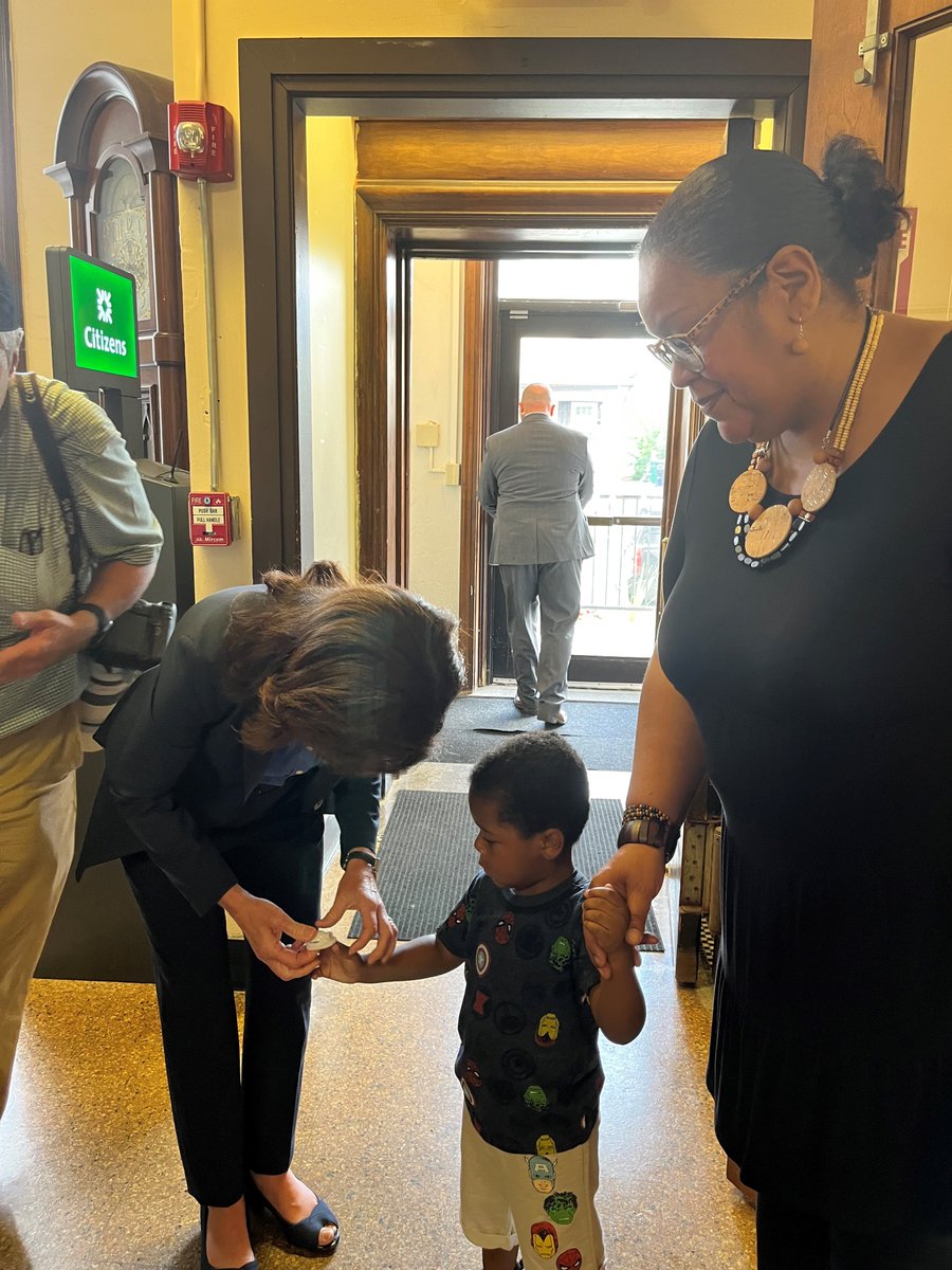 ECSeniorSvcs's tweet photo. ECSS is honored to provide information and assistance at the Resource Council to the community impacted by the tragic events on May 14th. Governor Kathy Hochul stopped by to thank us for our work. We thank her for the recognition and will continue working hard!! https://t.co/YdKx48VHur