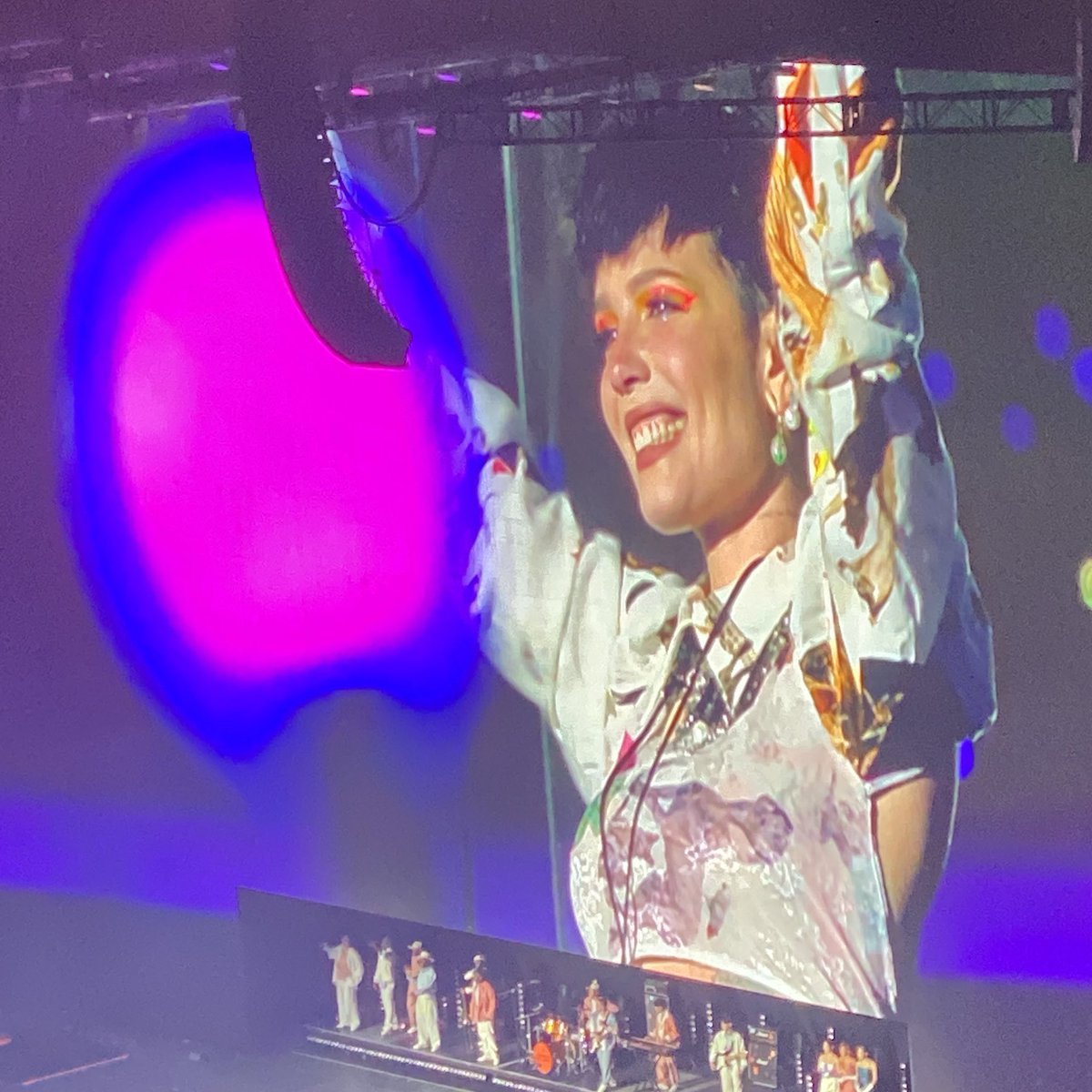 Tisou_islover's tweet photo. Those people are in my heart 💜💕😭😭
#jhopeAtLollapalooza #HOBIPALOOZA #BeckyG #Halsey #MeganTheeStallion #SteveAoki #BTS #ARMY https://t.co/q21sOfzWWd