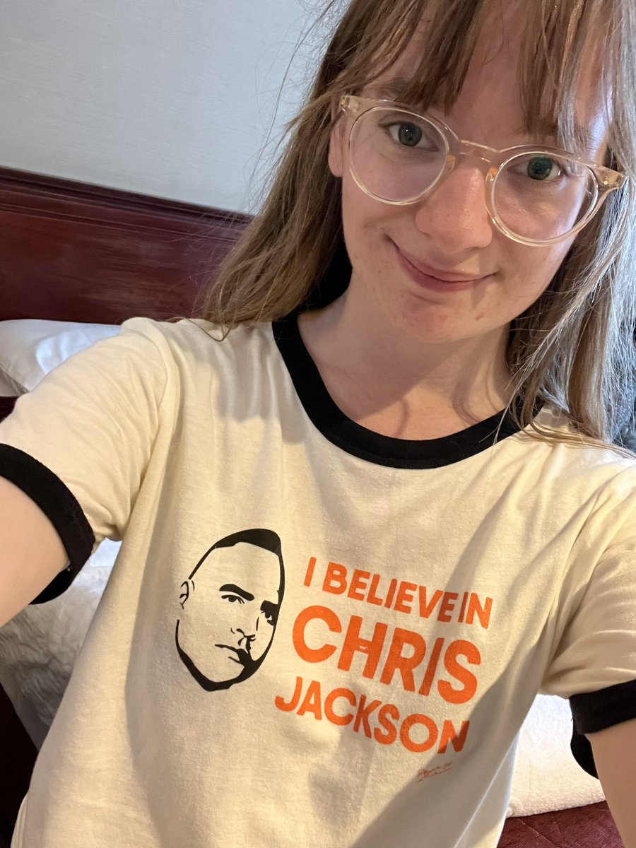 natashac_99's tweet photo. Reppin’ I believe in @ChrisisSingin for Hamilton tonight! I’m so excited #herecomesthegeneral https://t.co/HKVde4HsnK