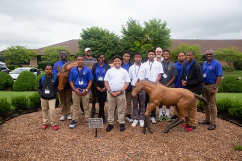 edbrownsociety's tweet photo. Thank you @roodandriddle and the @KyHorsePark for opening your doors and expanding our “campers”  knowledge of equine medicine, history, and riding. #equinecareers #equinehistory https://t.co/QZiUOuao4i