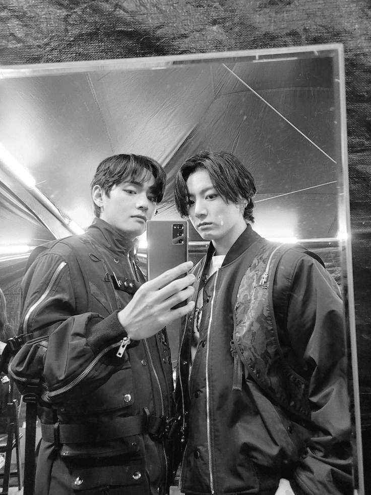 So_yah_'s tweet photo. ~ Kim, Jeon &amp; Soyah ~
#ARSDSelcaDay https://t.co/vIlN24czO2