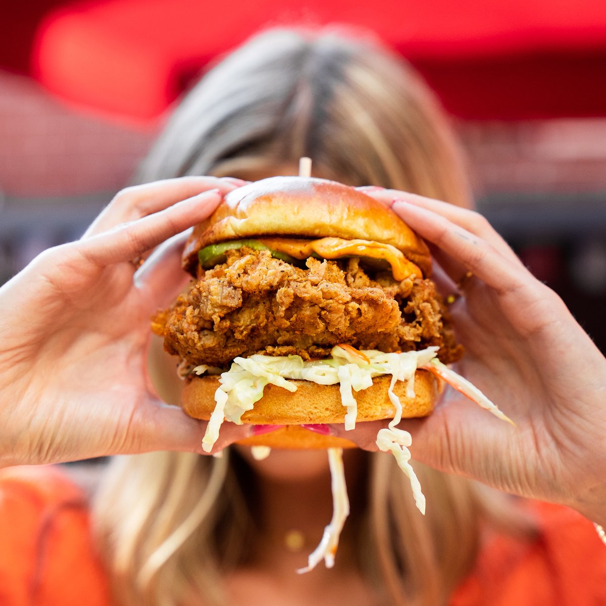 Come enjoy this Spicy Crispy Chicken Sandwich for dinner tonight, and be sure to stick around for Trivia at 8pm! 🍻🙌