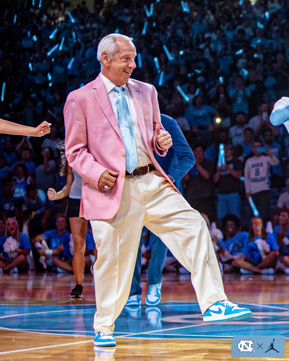 Happy Birthday Coach Williams! 🎉

#CarolinaFamily