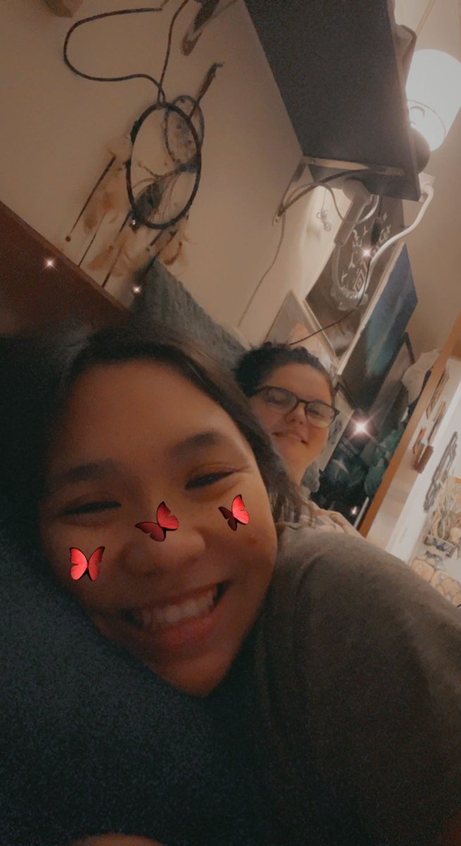 vivihn_'s tweet photo. so much love for you #NationalGirlfriendDay https://t.co/pXlXh1naiL