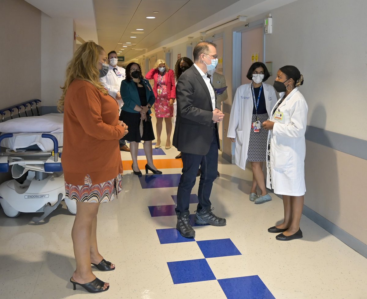 CrisContrerasNY's tweet photo. Metropolitan was proud to host @MBPMarkLevine and his team for a visit. It was a great opportunity to showcase some of our centers of excellence, including the Hemodialysis and Endoscopy Units. https://t.co/X0Aqt5Diih