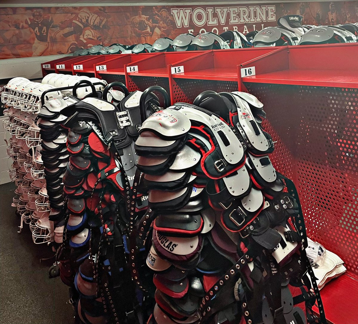 CoachBaney's tweet image. Almost that time… #Ready2Build #BrickByBrickGCC