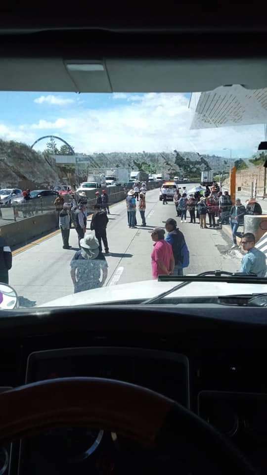 Thermokineros's tweet image. #ARCO #NORTE

⚠️Bloqueado por manifestantes el arco norte en ambos sentidos a la altura de Sanctorum⚠️