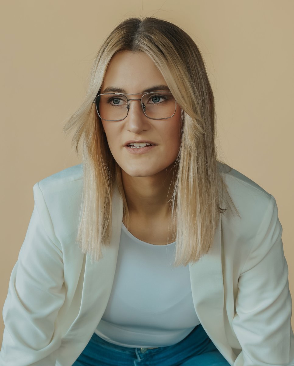 LunorAG's tweet photo. Go for the striking look and convince them with your confidence 💪 #lunoreyewear #titaniumglasses https://t.co/a2G8PKUQpl