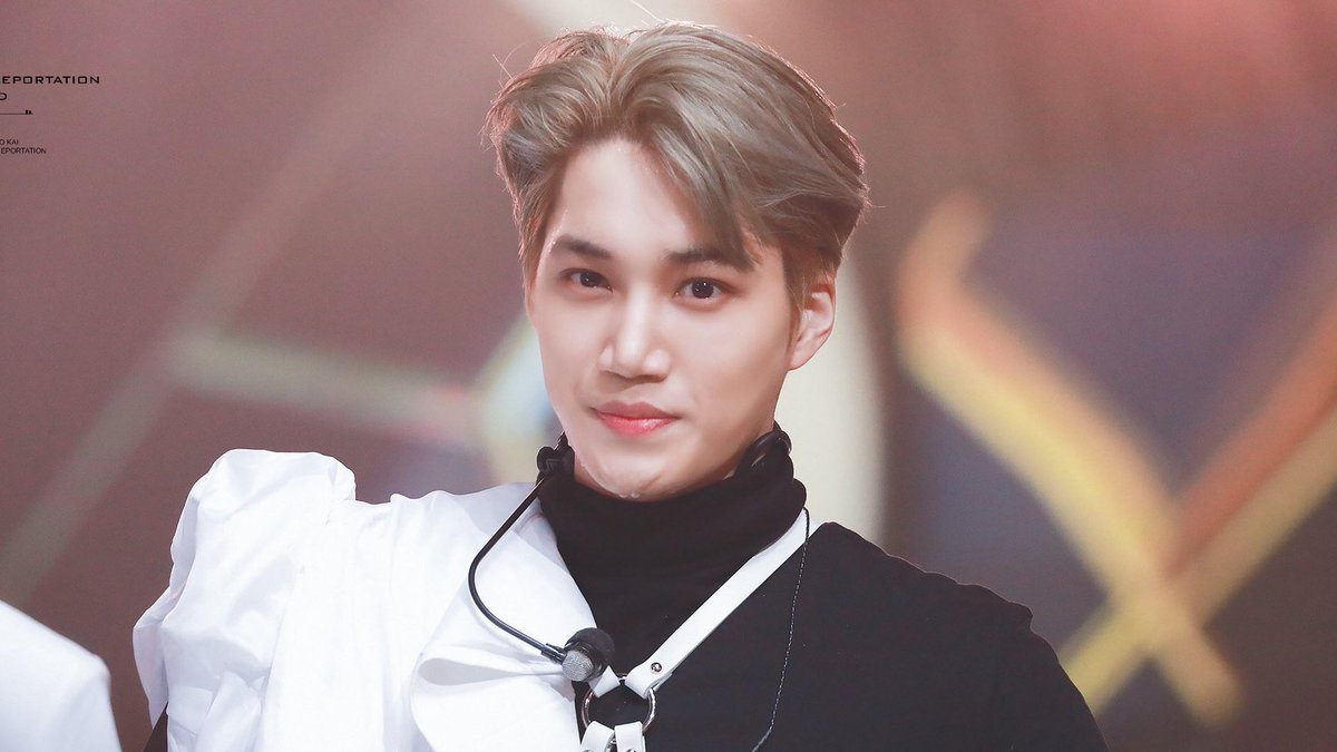 kim jongin in turtlenecks ♡