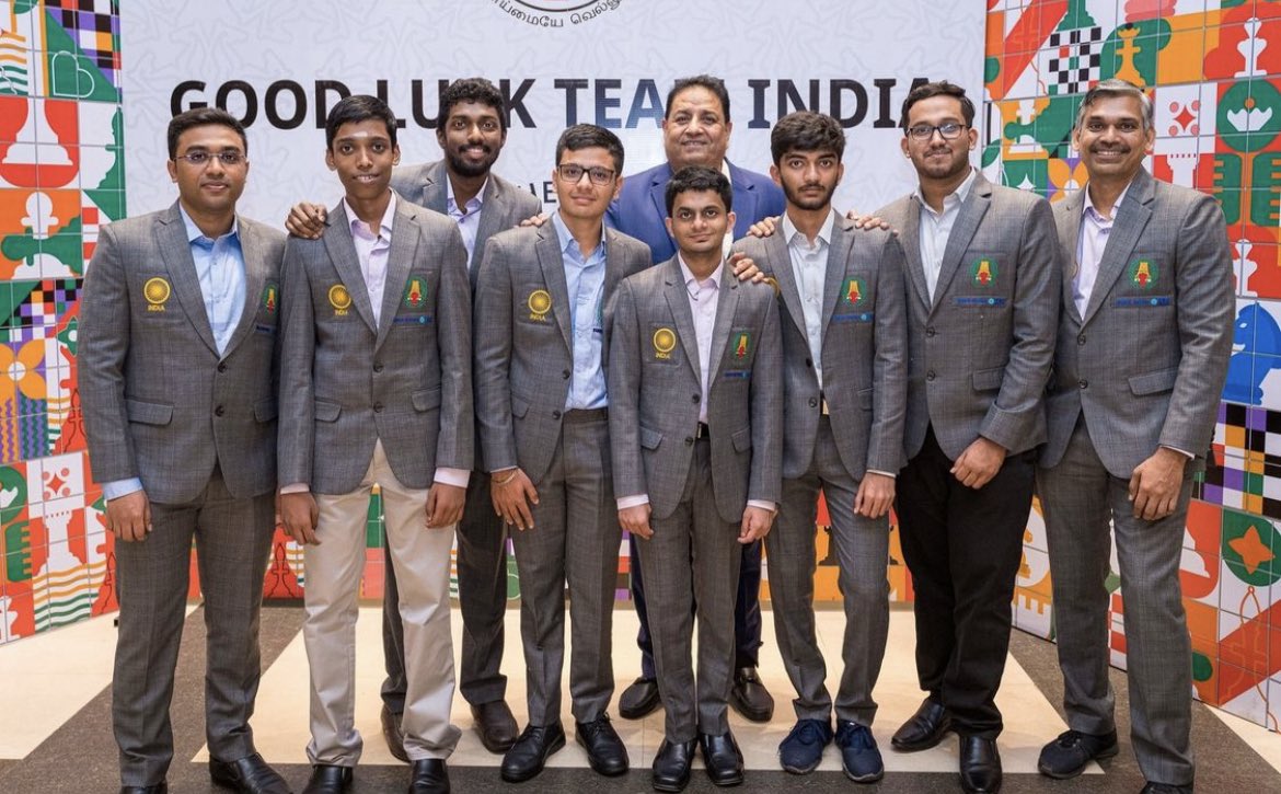 Syedmosu's tweet photo. India 🇮🇳 B Team Appreciation Tweet! 

The ONLY team to have a perfect score of 12/12 at @chennaichess22 😍

These kids are on 🔥
#ChessOlympiad2022 
#ChennaiChess2022 

📸 @aicfchess 🙌🏻 https://t.co/zISeJnnk69