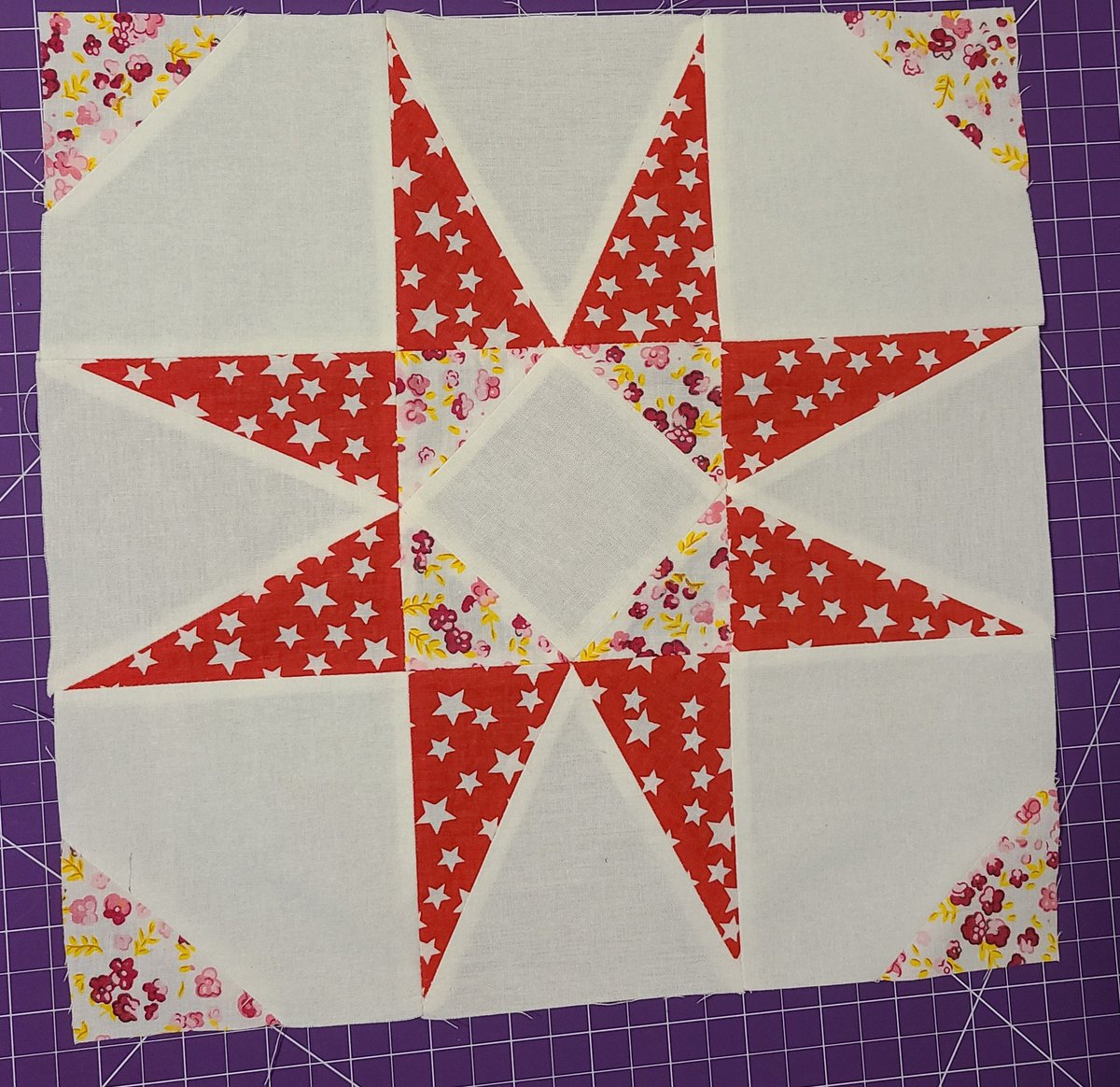 MalMations90's tweet photo. 3rd red is done. 20 of 35 all together, weather's working with me today 😀
#quiltblock #redstars #colourspop #happywithprogress #singersewing #quilttop #cantwaittoputittogether https://t.co/3mrcbGKoqy