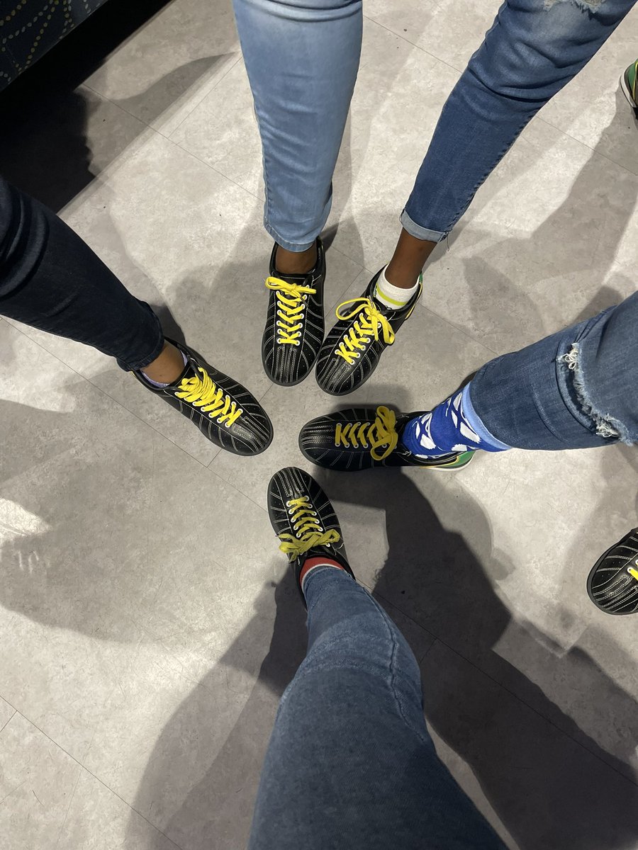cvegabennett's tweet photo. Our 1st ever Flight Crew Meet & Greet @quakersteak! The WHOLE faculty is meeting each other for the first time. No work today….just play…..& relationship building. @RichlandTwo @teachingquality @AVID4College #LCEE #R2ACT #RTEfly https://t.co/hc3APiyE2M