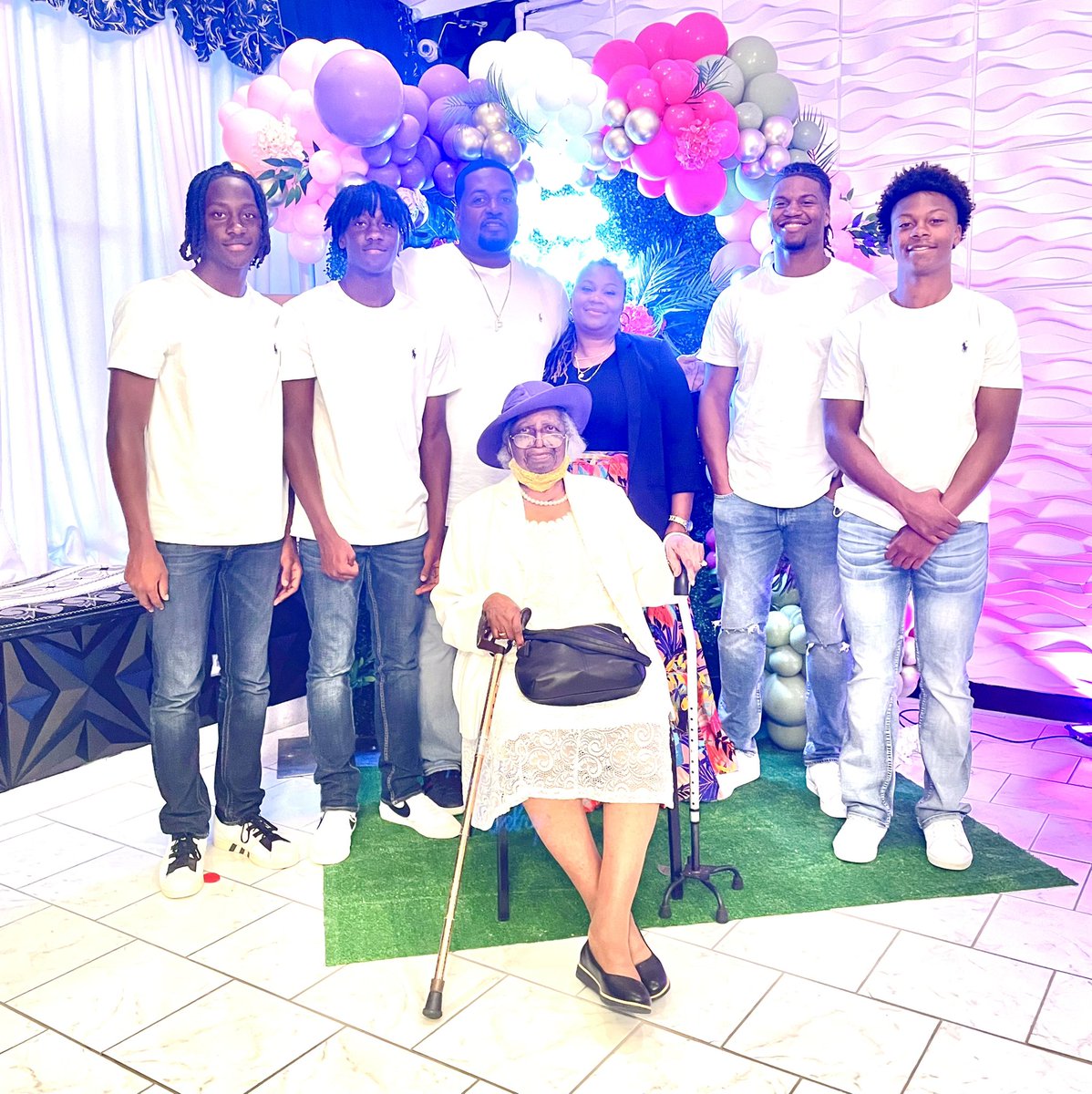 drpfowler1's tweet photo. Always awesome to spend time with family…#MSboy #happybirthdaygrandma #family https://t.co/IQ8upbIhEX
