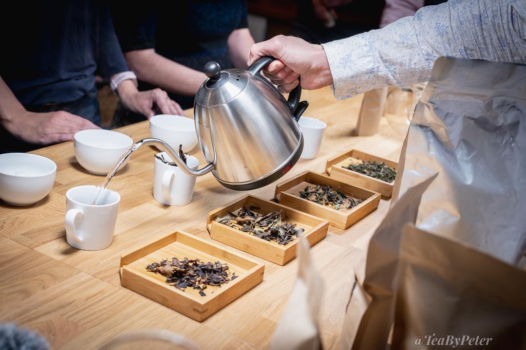TeaByPeter's tweet photo. 🍵 Tasting of Georgian tea with Petr Sic, a Czech tea geek and tea maker, Prague #Oxalis #Sicaj, part 4️⃣.

#teatasting #petrsic #teaparty #teamaker #organictea #teagarden #teagourmet #teageek #georgiantea #europeantea #teatime  #teaculture #communitea #teaphotography #teabypeter https://t.co/kpLRsfEQxD