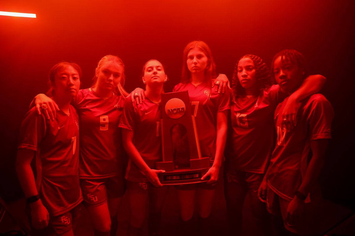 FSUSoccer's tweet photo. The band is back together! โญ๏ธโญ๏ธโญ๏ธ
#OneTribe https://t.co/JpQPNfUwRo