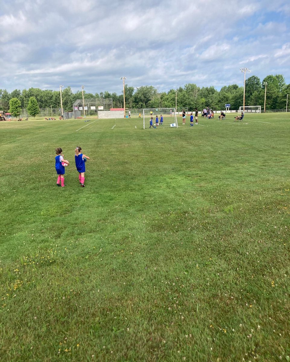 Successful soccer season is coming to an end! The girls loved it and got to play on the same team this year! 

#fitmomlife #fitwife #teacherlife🍎 #girlmom #fourgirls #sisterlylove #hashimotos #cleaneating #buffalove #family #dogmom #lifeinspiration #healthcoach #womenswellness