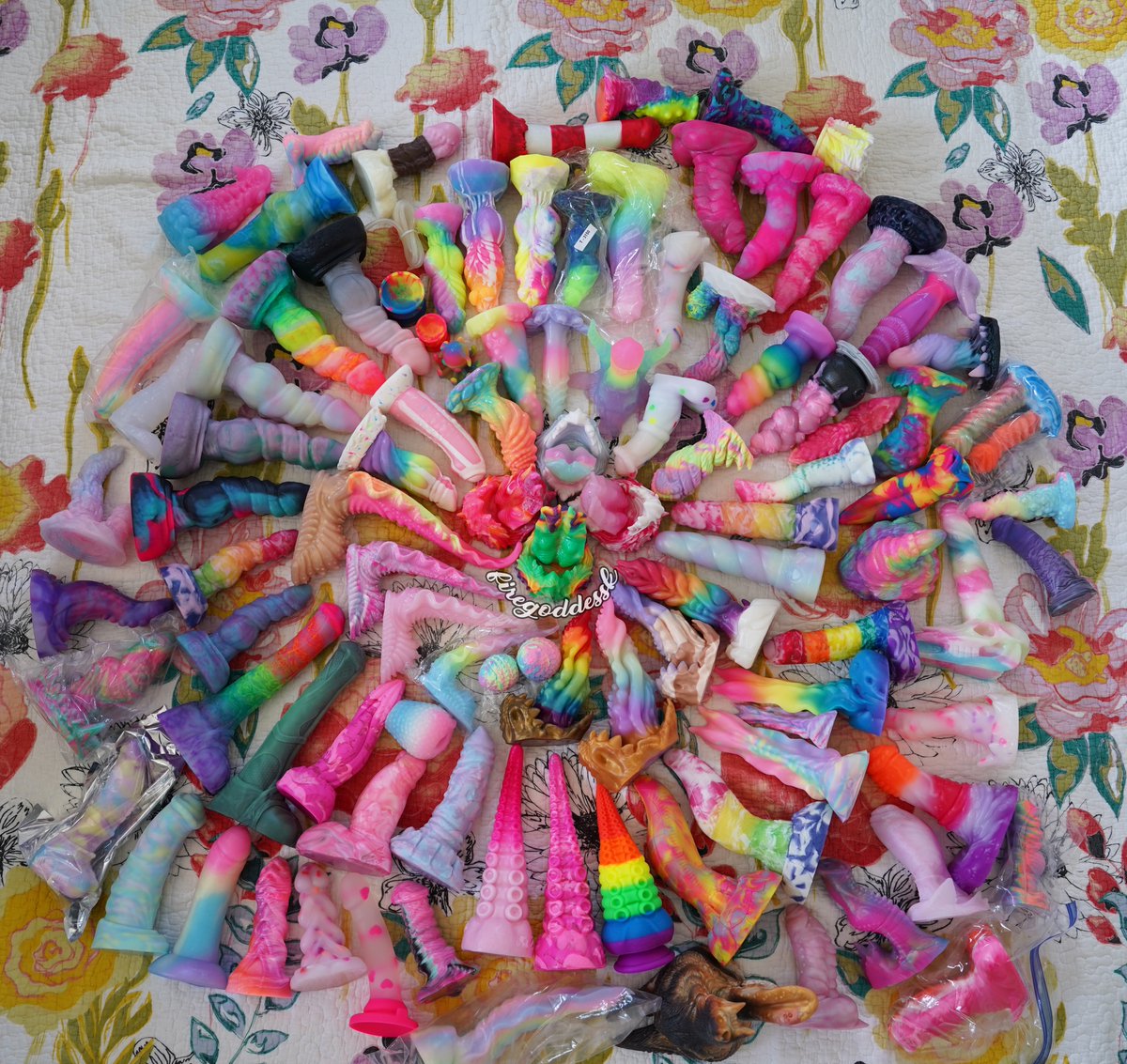 firegoddessk's tweet photo. Updated collection❤️🧡💛💚💙💜💕 https://t.co/m0TvrzaNOx