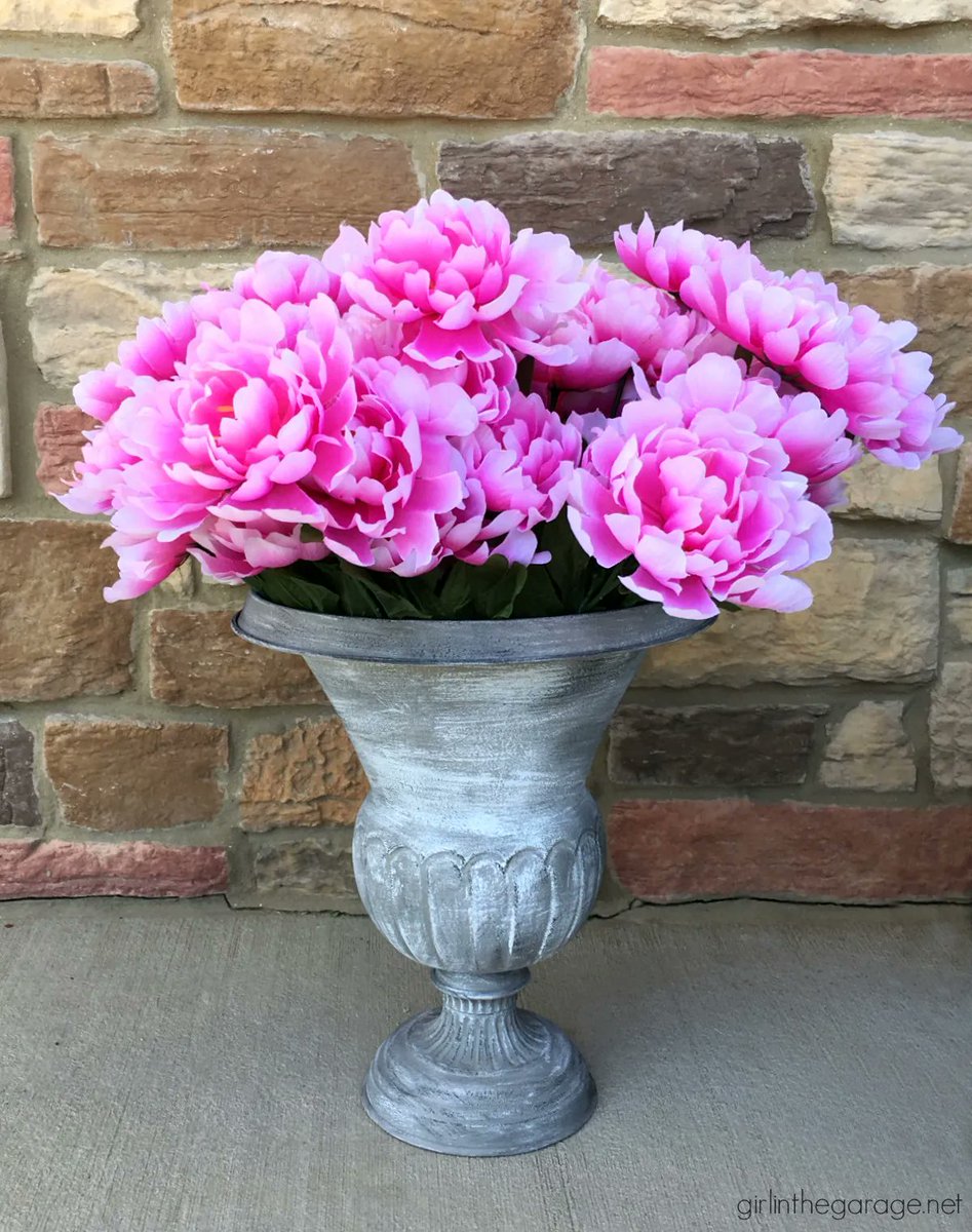 SalvagedIns's tweet photo. Help your plants and flowers spruce up with these gorgeous planters made by my friends! 💖 I super love these planter ideas! ~ https://t.co/qWAIzOqaEJ

#salvagedinspirations #siblogs #diy #planters #garden #upcycle #repurpose #flowers #plants https://t.co/hTbPnNDIrf