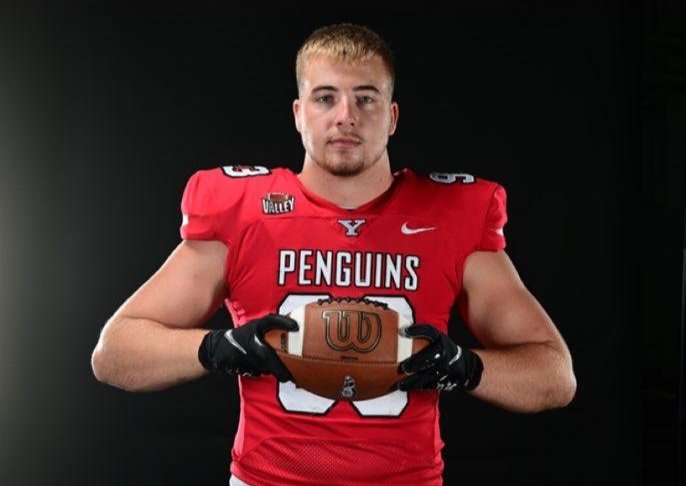 gregallen31's tweet photo. Don't want to wish my summer away,  but can't wait to watch this kid play ball this fall!!  #93  #GritU https://t.co/HGZYe2uVrb