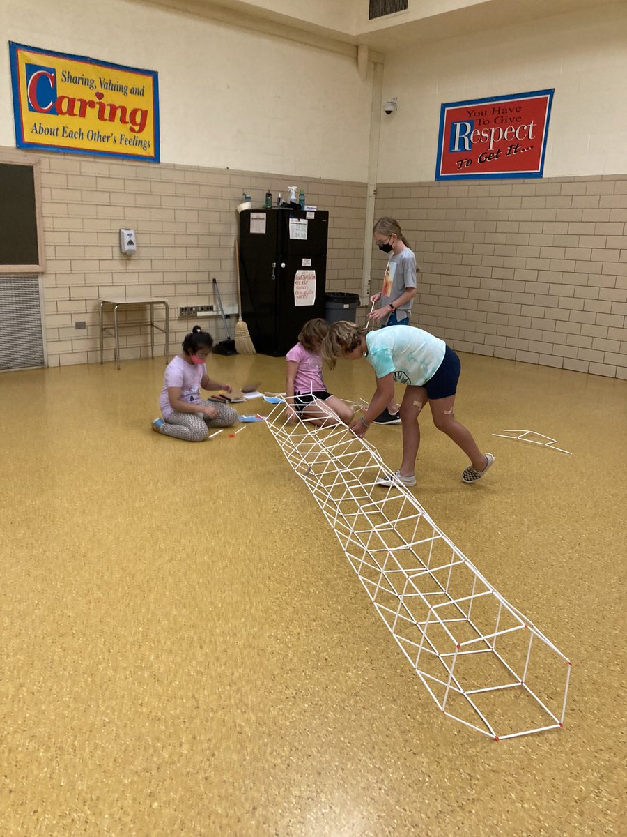 MrsBHsClass1's tweet photo. Creating and measuring towers and using context clues to define vocabulary @RodgersForgeES @mrowlandRFES @hazshaffer #bcpssummerprogram #STEMsnacks https://t.co/IcZSpjrDxq