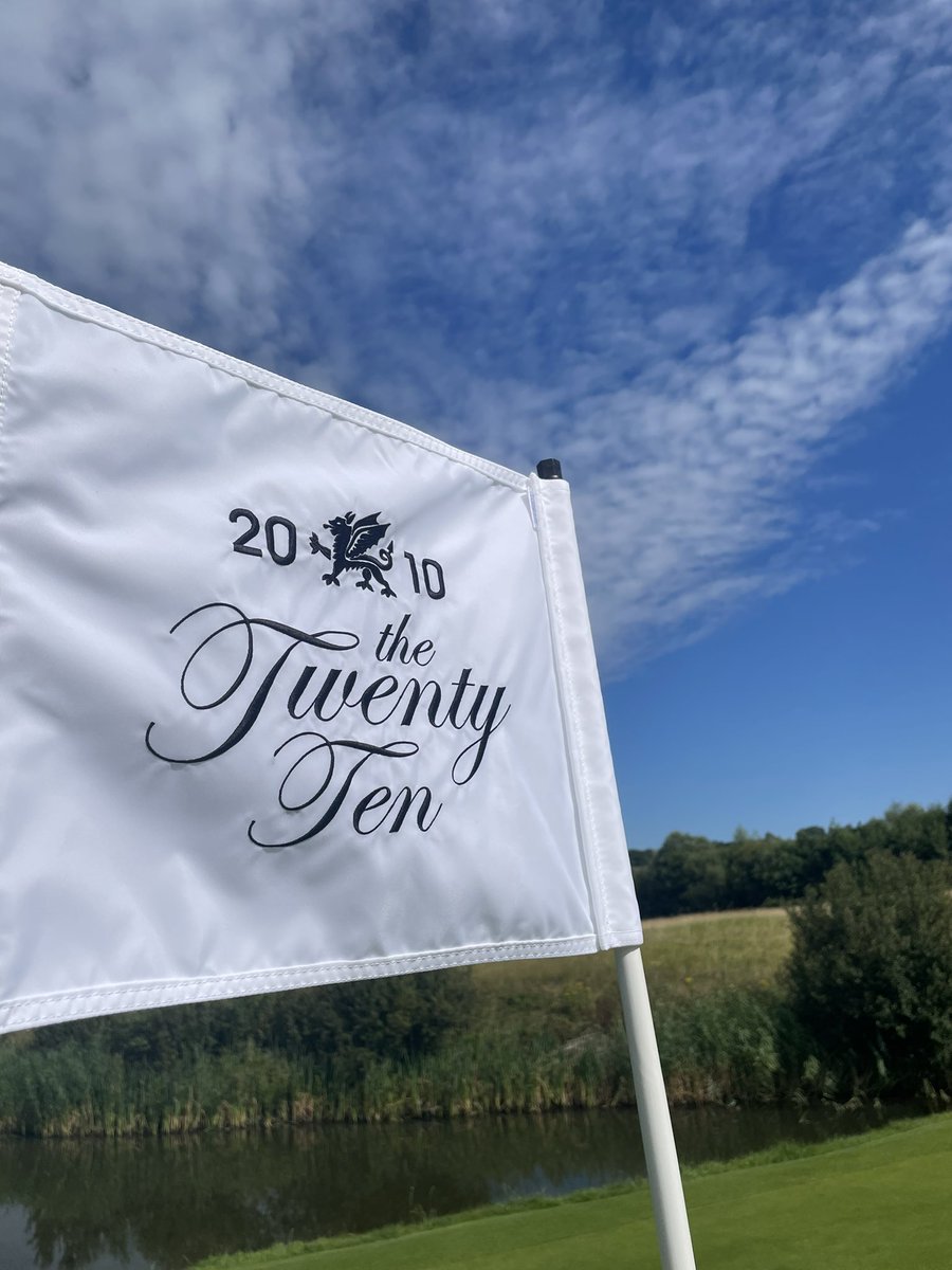 Not a bad way to spend the week. Volunteering for the <a href="/CazooOpen/">Cazoo Open 🏴󠁧󠁢󠁷󠁬󠁳󠁿</a> at <a href="/TheCelticManor/">Celtic Manor Resort</a>. Thanks to <a href="/jmckenziej/">Jim McKenzie MBE</a> for this opportunity ⛳️