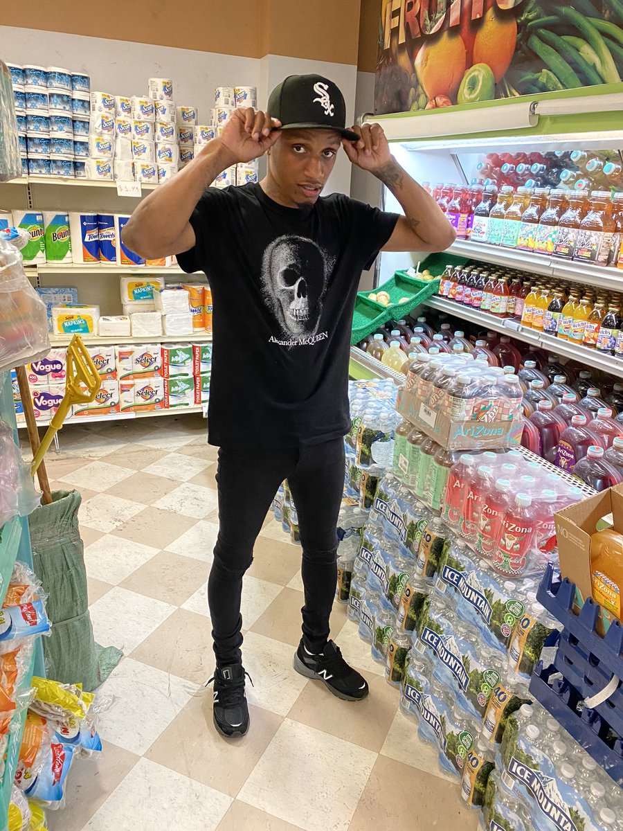 RoadRunnin__'s tweet photo. Niggas know wassup with me 🖤 https://t.co/azVcilJC87