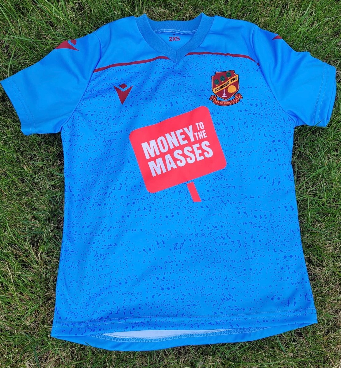 money2themasses's tweet photo. It’s no secret that we LOVE football at MTTM &amp; are big supporters of women’s &amp; girls’ football. 

In May we agreed to sponsor two local girls’ football teams to help give more local girls the opportunity to play football. The first set of kits arrived today! 🤩

#letgirlsplay https://t.co/mZefiJtjNU