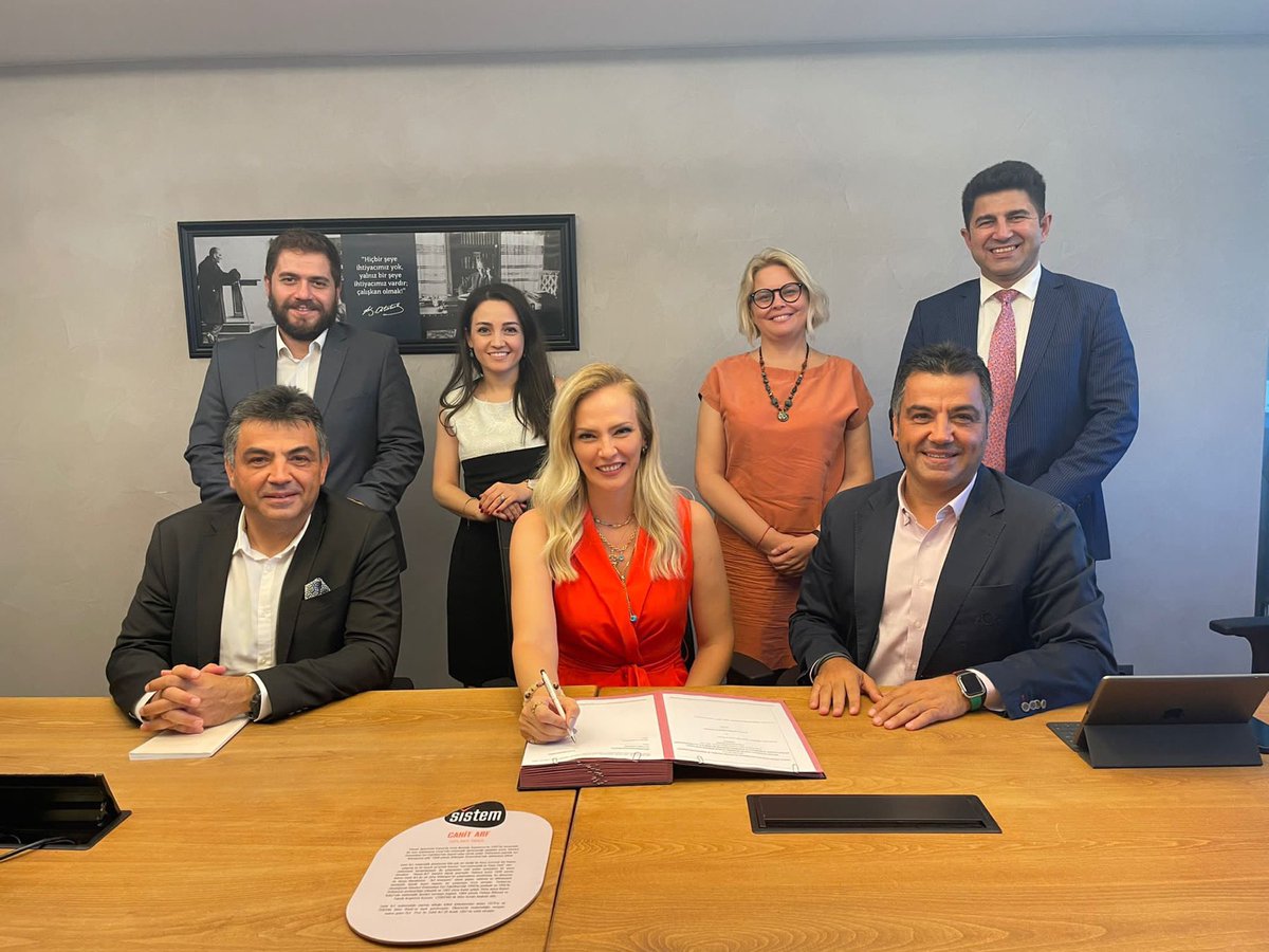 Türkiye ve globaldeki ofisleriyle şirketlere katma değerli danışmanlık hizmetleri sunan,Sistem Global Ailesi’ne uzun süredir süren işbirliğimizi bir üst seviyeye taşıyarak Bursa Bölge Hukuk partneri olarak katılmış olmaktan duyduğum gurur ve mutluluğu sizlerle paylaşmak istiyorum