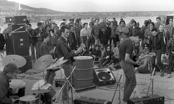 IndependentIPR's tweet image. “Who else was combining pounding metal percussion, Glenn Branca-tuned surf guitar, motorik drumming, Middle Eastern modal tones, 80s hardcore punk energy with song titles like ‘Attempted Coup Madagascar’?” ~ Stuart Swezey (@desolationcent) 
#SavageRepublic #TragicFigures