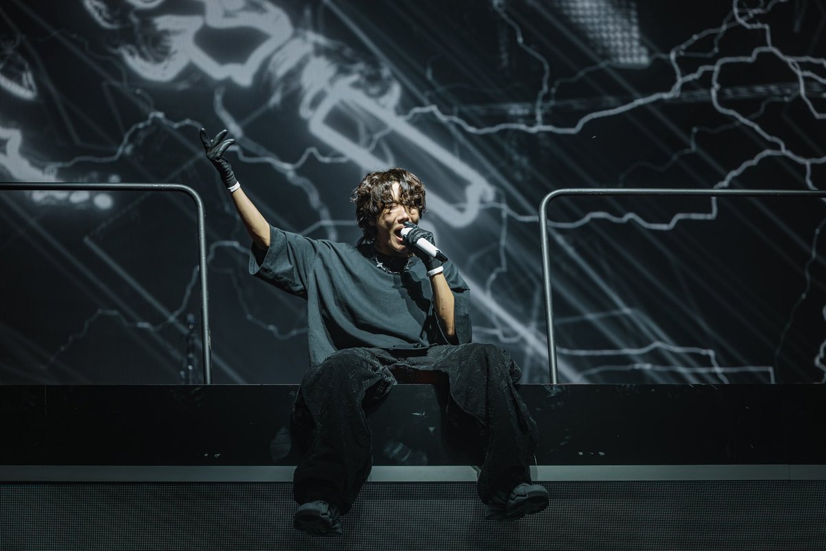joshdruding's tweet photo. more shots of j-hope’s landmark performance at @lollapalooza 

📸: @joshdruding 
shot for @consequence 
#JHOPE #jhopeAtLollapalooza #hobipalooza #BTSARMY https://t.co/1gku3ZoUDk