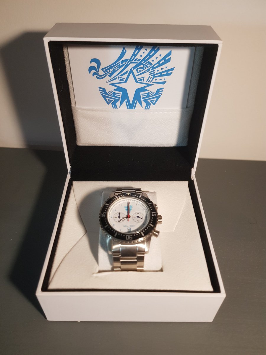 LimuleTumpest's tweet image. Elle est là ! La magnifique montre Iceborne gagnée il y a quelques semaines à @ExtraLifeCafe pour le concours TA.
Un énorme merci à @MHFREvent et @capcom_france pour me l'avoir très généreusement faite gagnée et envoyée ✨❤✨