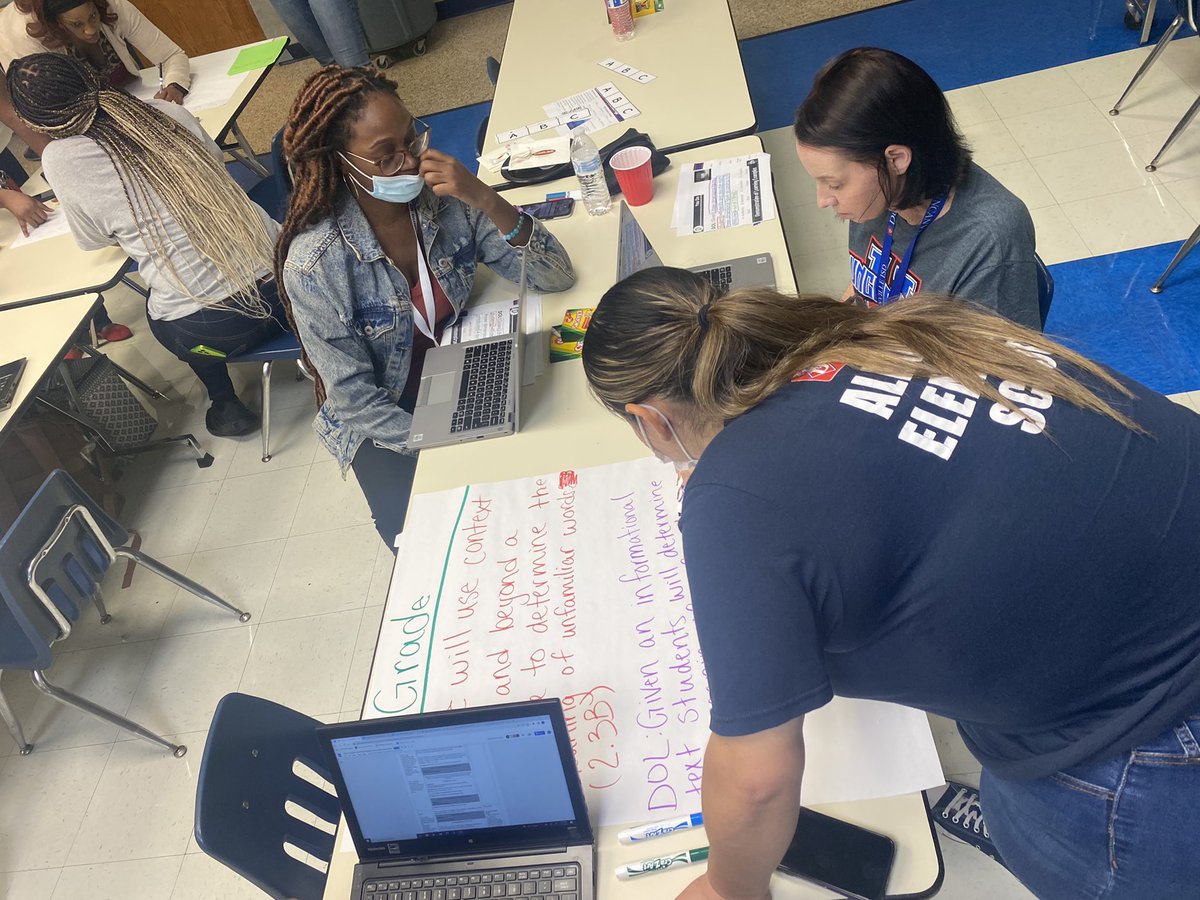 Alexander_Elem's tweet photo. Welcoming our teachers back to @Alexander_Elem @DuncanvilleISD with engaging, and great sessions! #WeAreDville #TeamingUpForSuccess https://t.co/SyWAm4F7bC