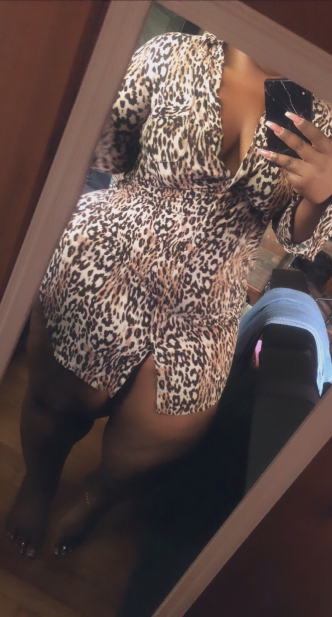 @issafineauntie_ @issafineauntie_ seen an #Anklet that went to the #Toe it was #Sexy #GreatPic 😍😍😍 https://t.co/08aaSmmwdv