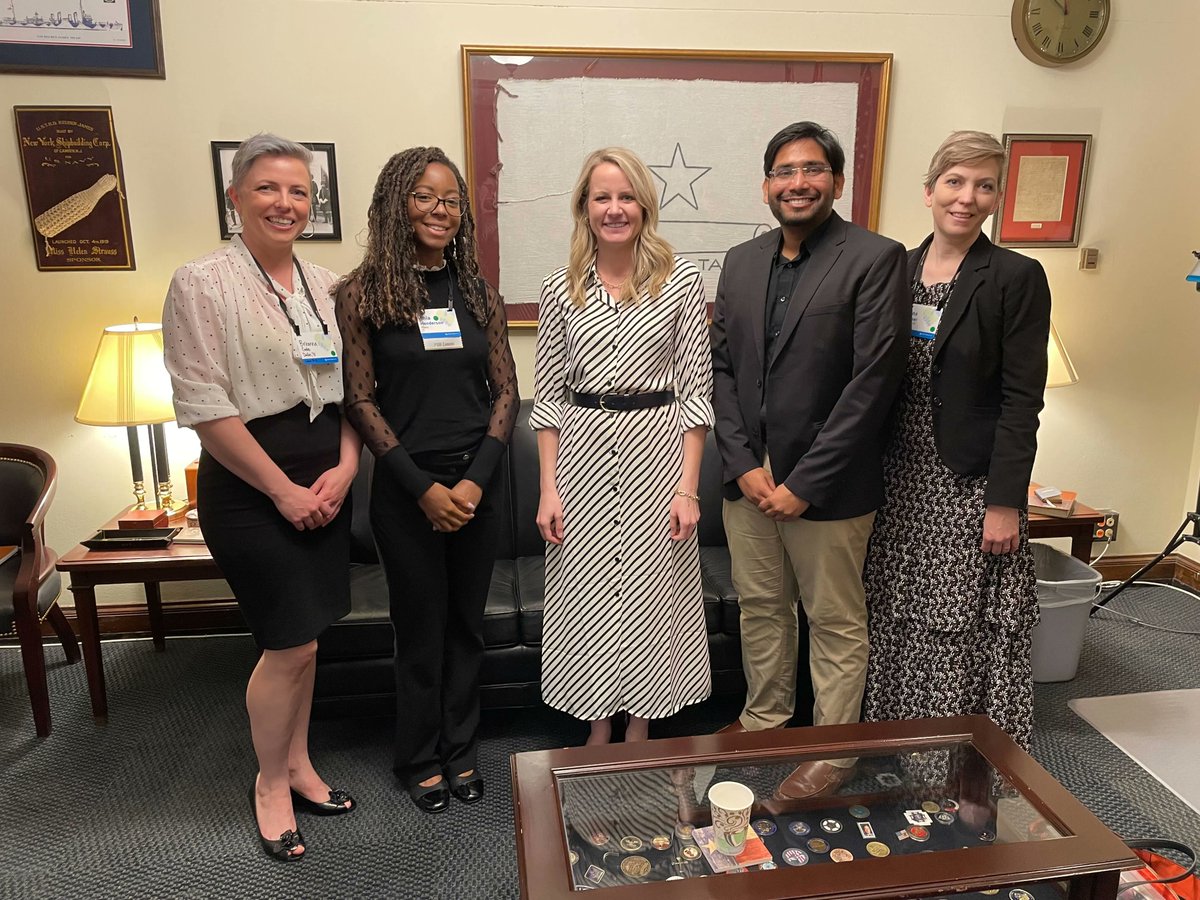 Thank you to <a href="/RepVanTaylor/">Rep Van Taylor</a> for meeting with constituents and <a href="/citizensclimate/">Citizens' Climate Lobby</a> volunteers about urgent climate solutions #ClimateActionNow #texas #ccldfw #citizensclimatelobby #grassroots #politics