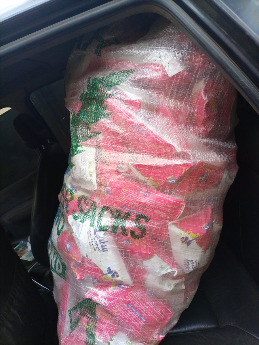 eCAPH2011's tweet photo. Thank you @UNFPANigeria for empowering our girls, our girls are now experts in the production of
#rewashable #reusable and #100%chemicalfree
This w achieved through the @UNFPANigeria RCCE project.
You can always order yours from our girls
Through this line 08036027173
#padsagirl https://t.co/bmiDlk9vvv