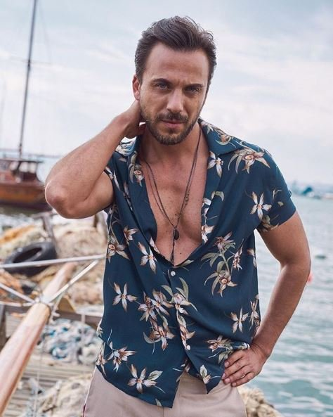 Zeytin Ağacı'nın iki tarafı Murat Boz ve Serkan Altunorak
Toprak mı ⚔️ Selim mi?