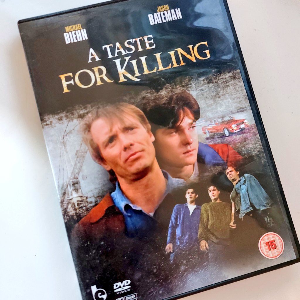 #WorldRecord/302
A Taste for Killing ('92)
⭐️⭐️⭐️
An oil rig worker befriends 2 students working there for summer, and draws them into murder & blackmail. I actually hunted this #MichaelBiehn film down on DVD, and what a cast.. Jason Bateman, #HenryThomas & #RenéeZellweger.