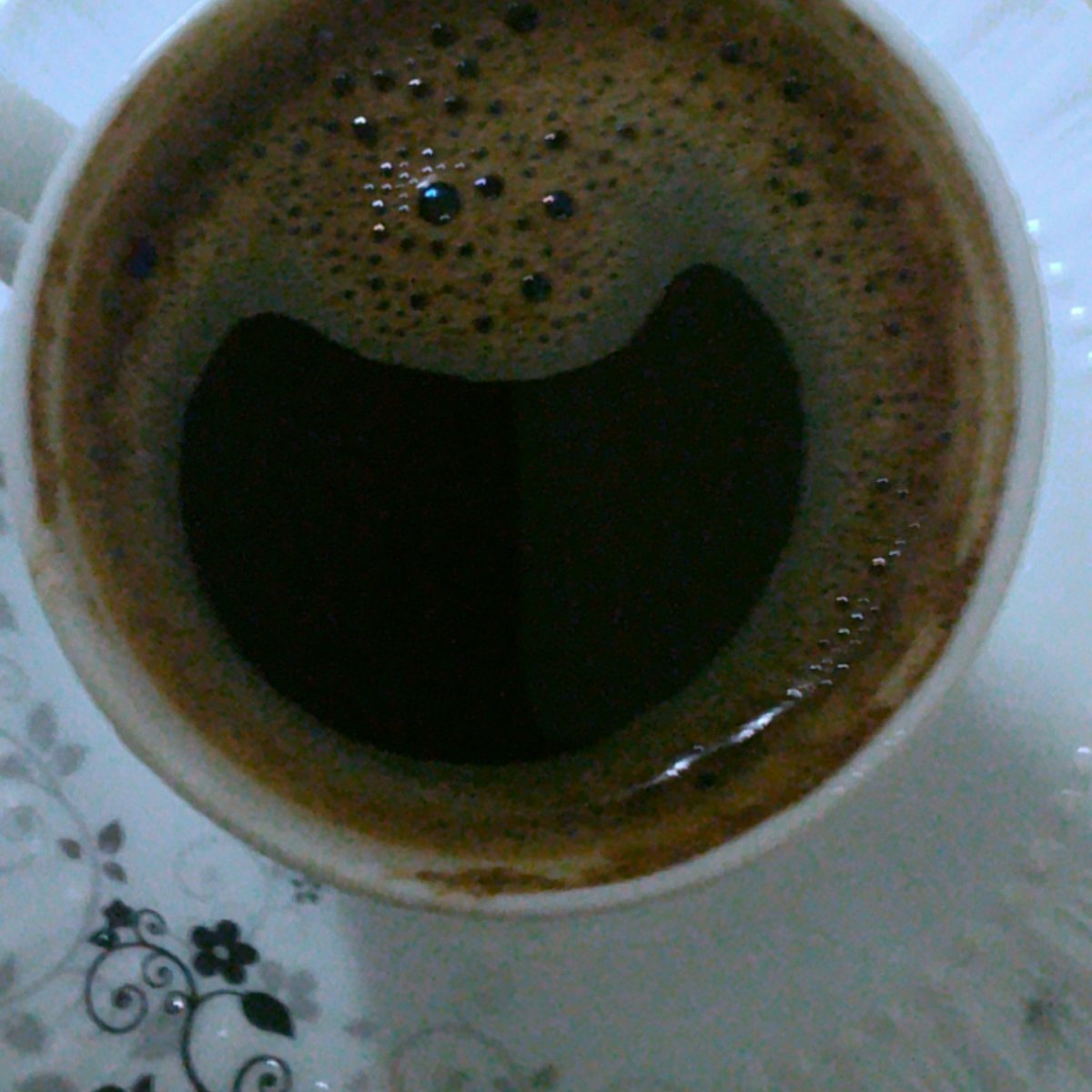 EMO89809760's tweet photo. Kahveme @komahirrimbuke kaçmış https://t.co/ol75MuBHL4