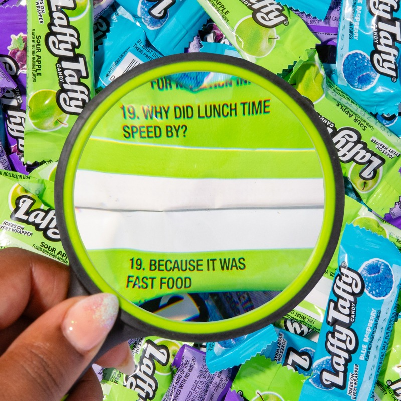 LaffyTaffy's tweet photo. 🚨Submissions are o-pun! 🚨 We’re selecting 101 jokes (lol… get it?) to be featured on Laffy Taffy wrappers, and giving one lucky winner $5,000! 

NO PURCH NEC. Open to 50 US/DC 18+. Ends 9/16. Click below for rules.