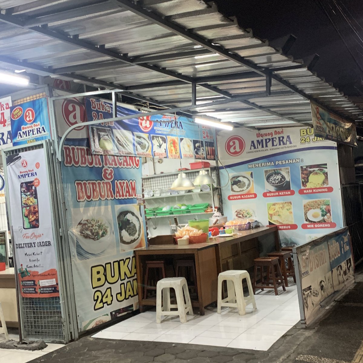 Selain Ampera, kalo laper jam segini suka ke mana? #tasikoverheard