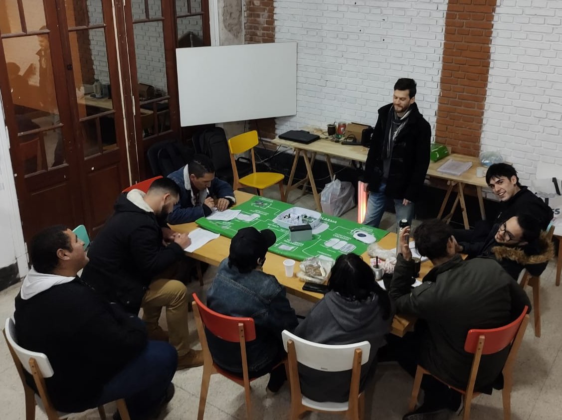CEIEPargentina's tweet photo. Pasó ya más de medio año y pasaron todos estos alumnos!! Gracias por la participación y el compromiso! Ellos gracias a @SantaFeTrabajo recibieron herramientas para salir al mercado laboral, muchos exitos!! https://t.co/SW5bsp6tMH