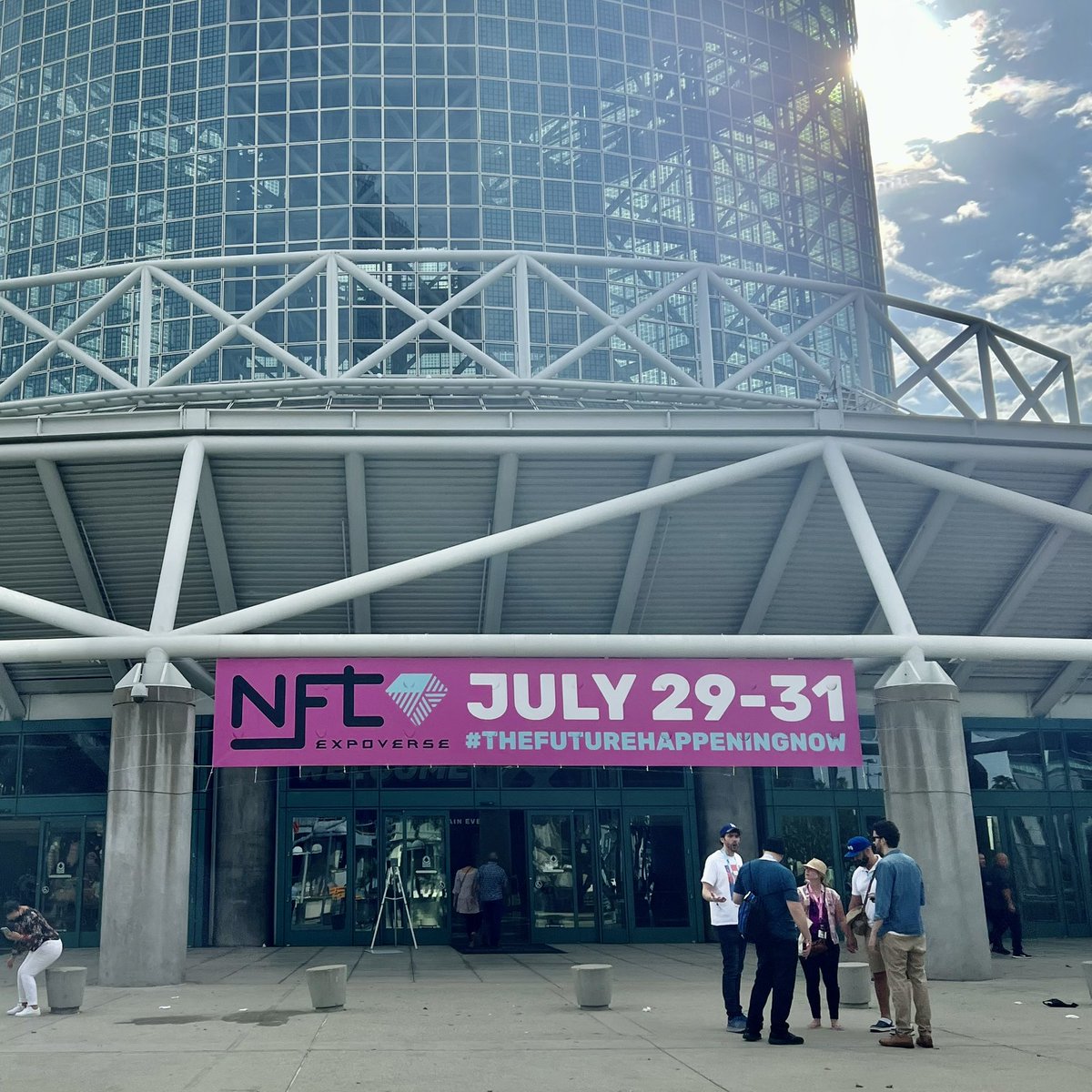 LynxProtocol's tweet photo. I hope everyone had a great time at NFT Expoverse in Los Angeles!🌴 We encountered many exciting NFT/Metaverse projects here! 💎🏘 All love,feel free to connect with us to learn about our test net waitlist!🗳

#NFTExpoverse #LynxProtocol @FranceFCT @NFT_Expoverse @MSUBurgess https://t.co/FL8wX5aehL