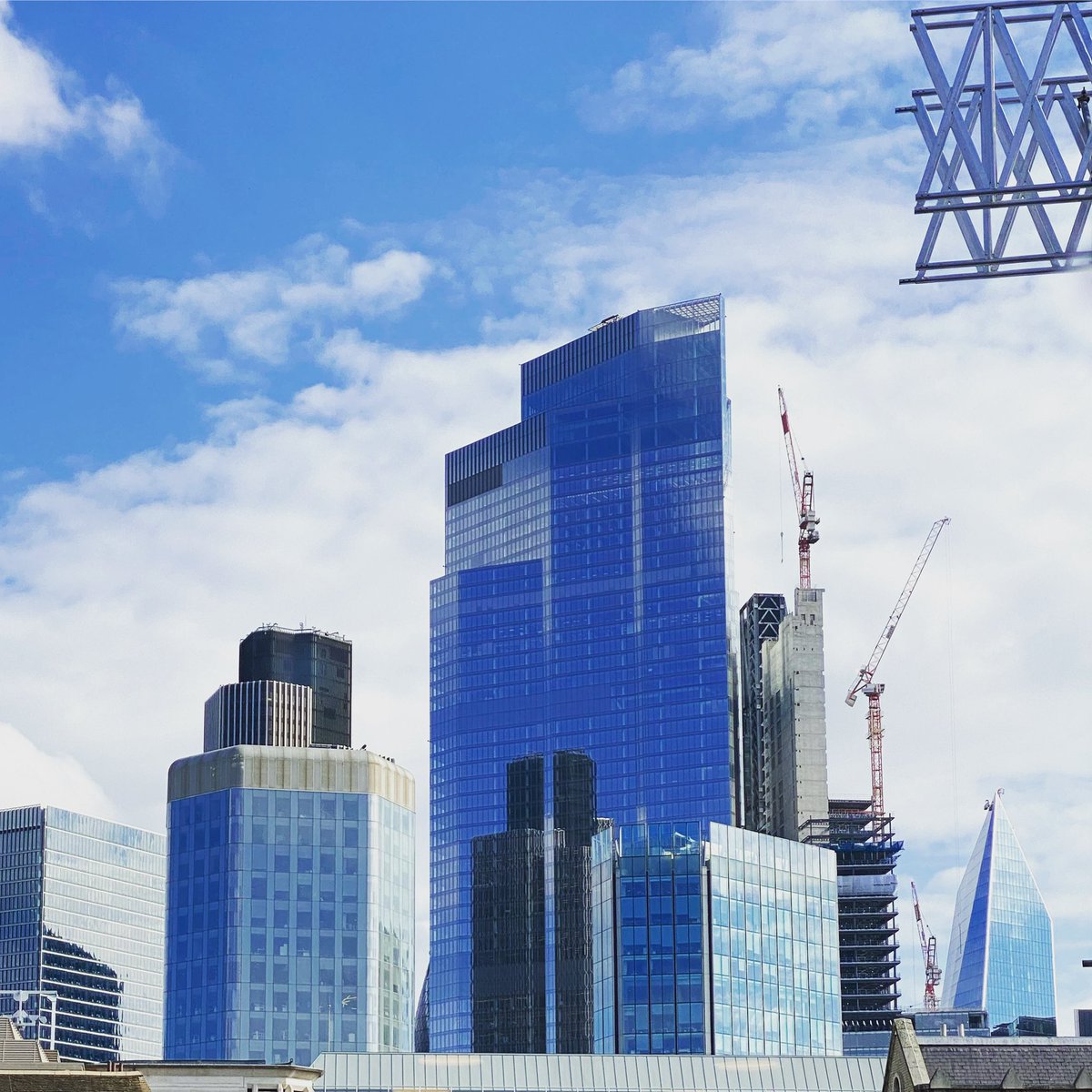 @22Bishopsgate heads towards fully let status, as record rental rates demonstrate that demand remains strong for high quality commercial space @CPA_London @Apple @AXAIM_UK @HiscoxUK  #investment #propertydevelopment #returntotheoffice 
@cityoflondon 
product.costar.com/home/news/shar…