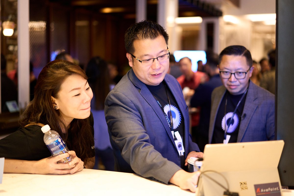 MaivenPoint's tweet photo. Coming together is what it’s all about! Last week, we came together to celebrate this exciting launch at the Kempinski Hotel in Singapore. Our goal is to inspire everyone to achieve their aspirations through learning – Limitless Learning with #MaivenPoint. #LearningMadeLimitless https://t.co/5PinHkSmuy