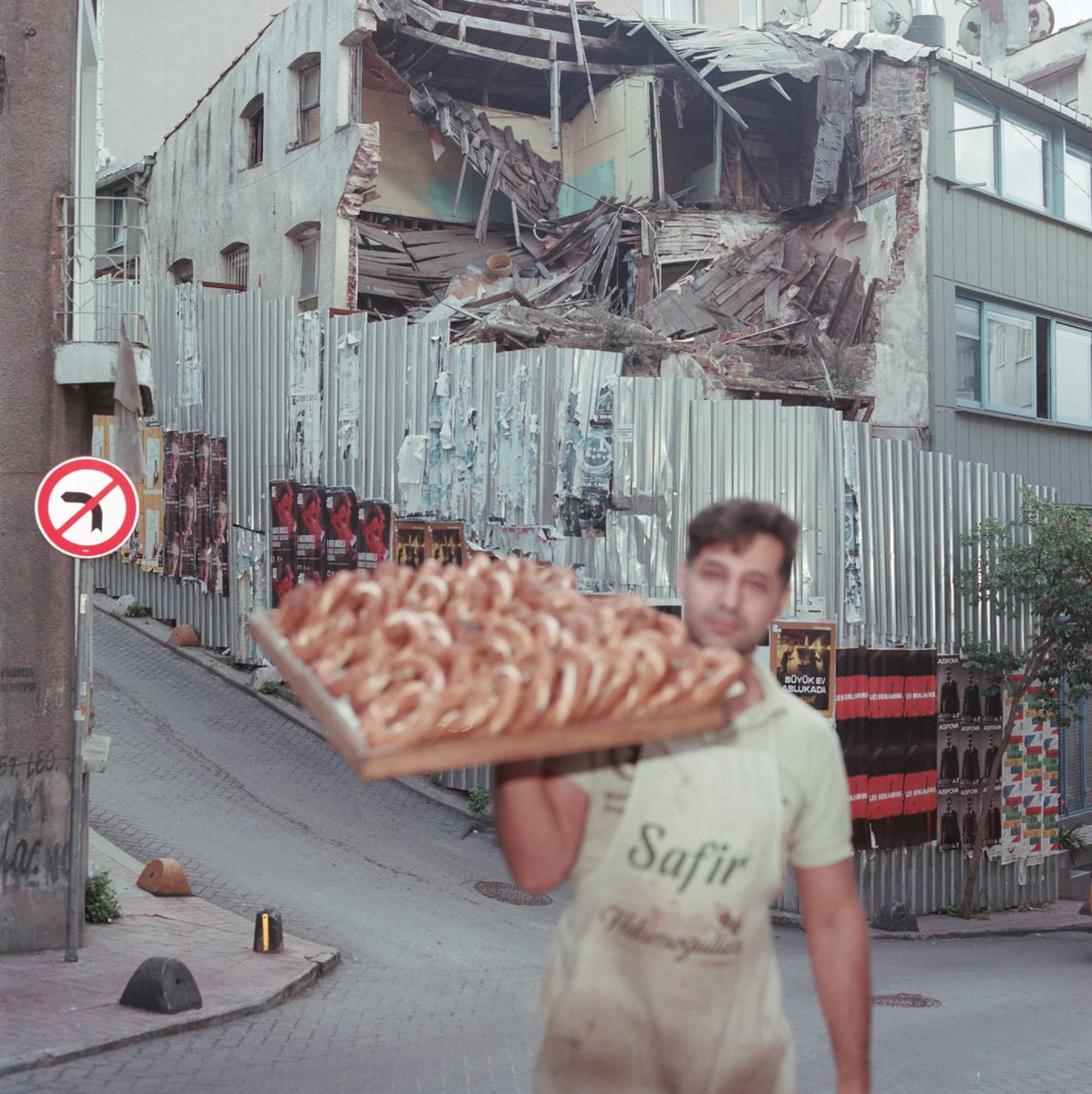cosmi_eth's tweet photo. My @obscuradao piece by Sabiha Çimen from the @MagnumPhotos collection 🥨 https://t.co/g26bEFu46W https://t.co/fMsXBzvMPP