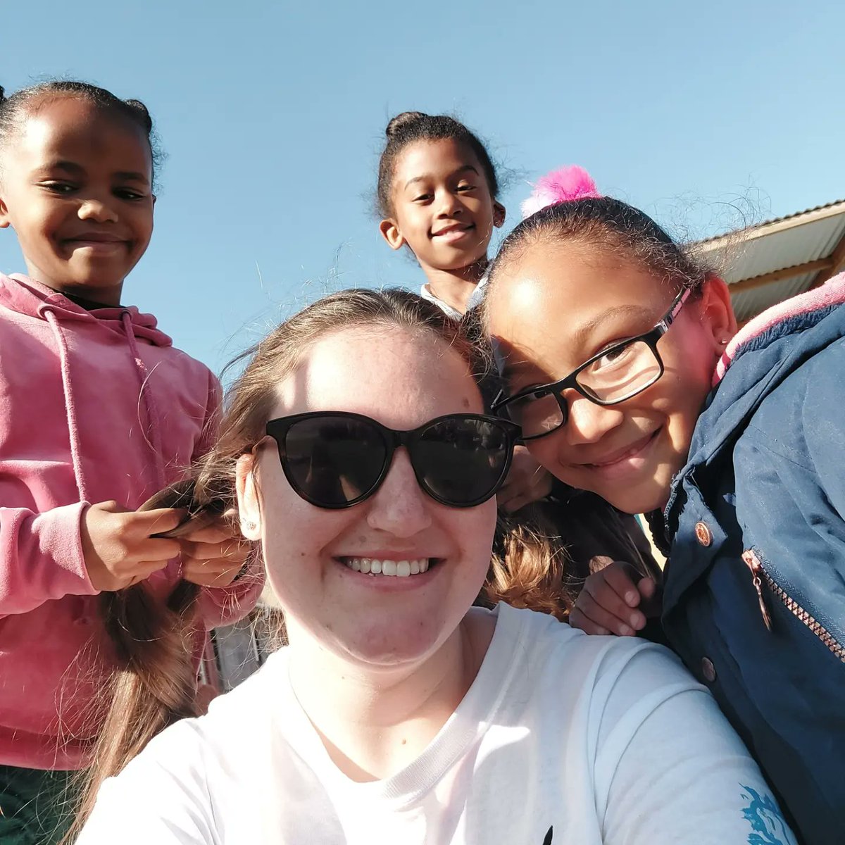 jessiee__gracee's tweet photo. "Teacher, can we take a selfie"✌🏼 @CampSouthAfrica @utscharity https://t.co/BeNq7mv8ev